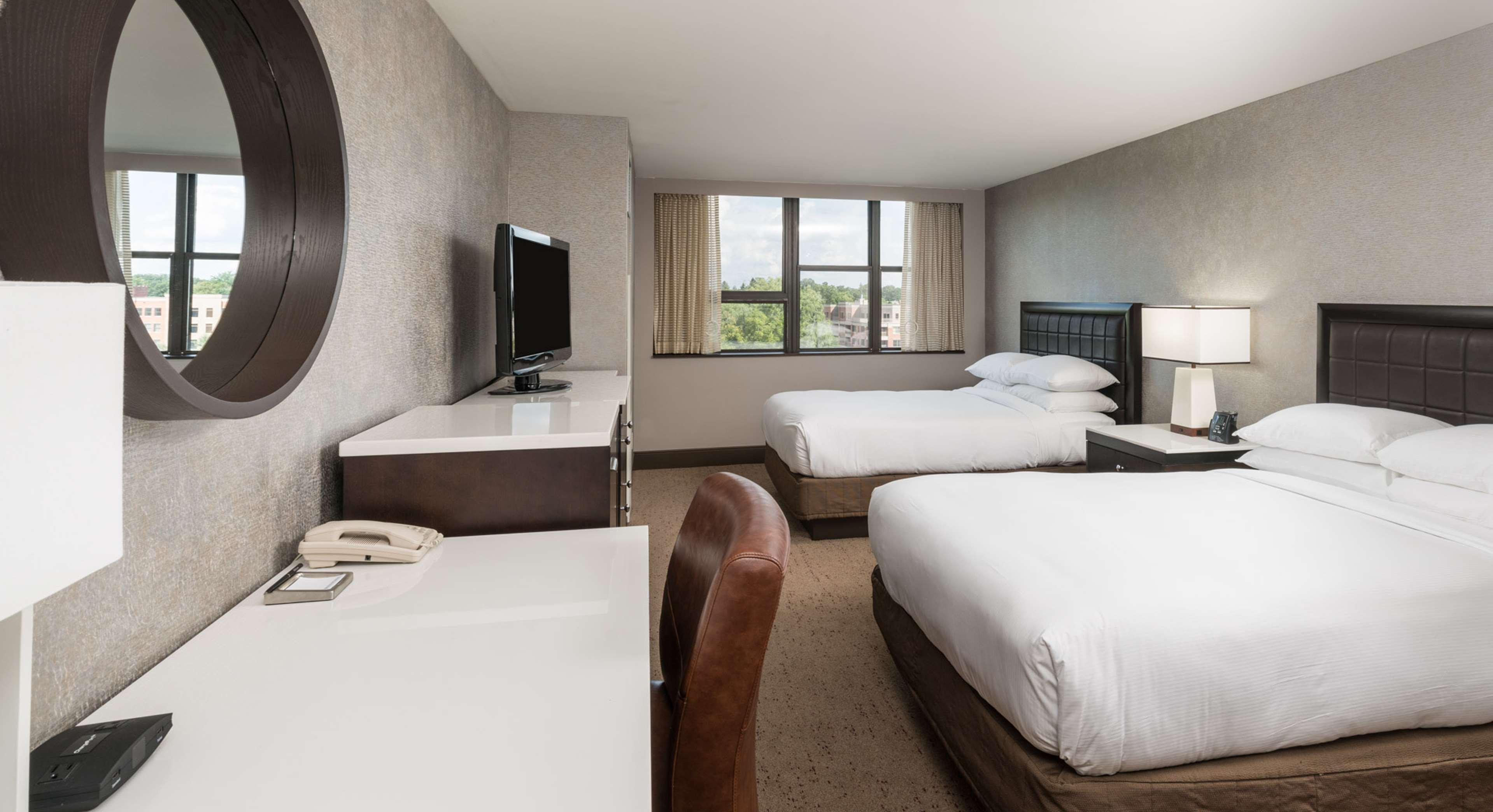 The Saratoga Hilton Hotel Саратога Спрингс Екстериор снимка