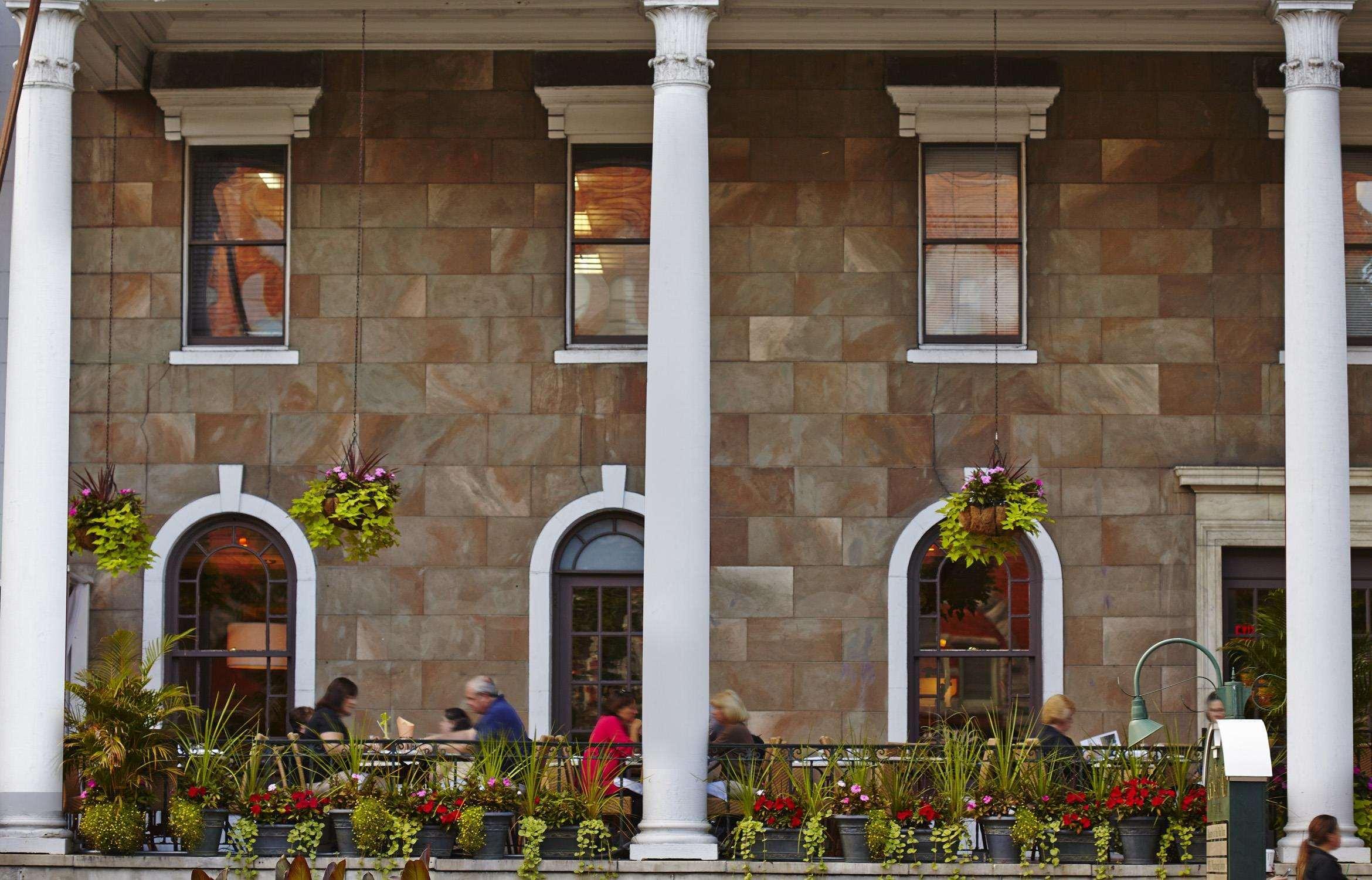 The Saratoga Hilton Hotel Саратога Спрингс Екстериор снимка