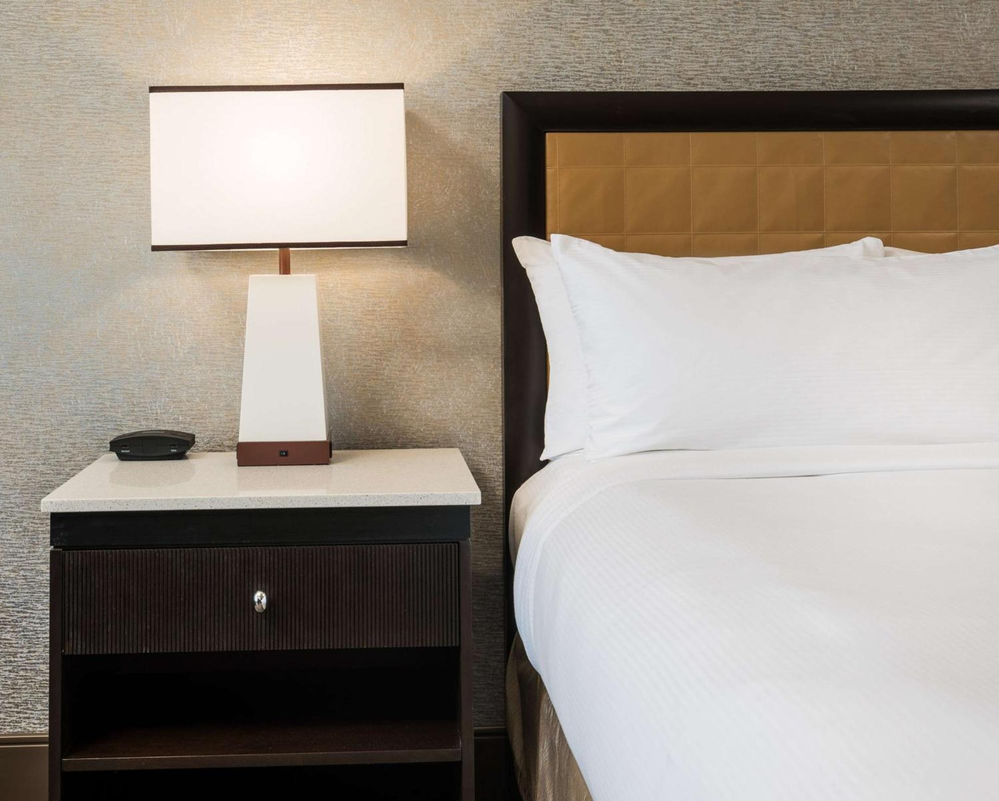 The Saratoga Hilton Hotel Саратога Спрингс Екстериор снимка