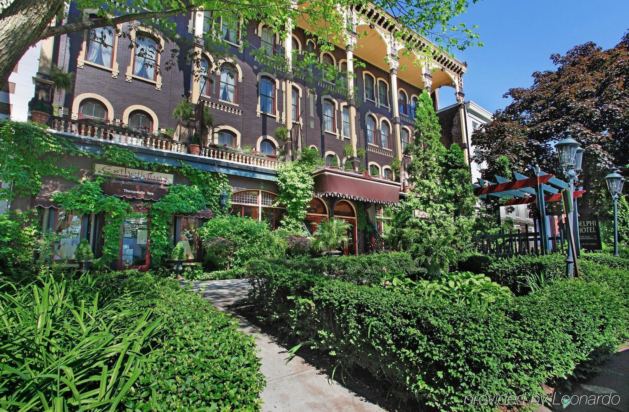 The Saratoga Hilton Hotel Саратога Спрингс Екстериор снимка
