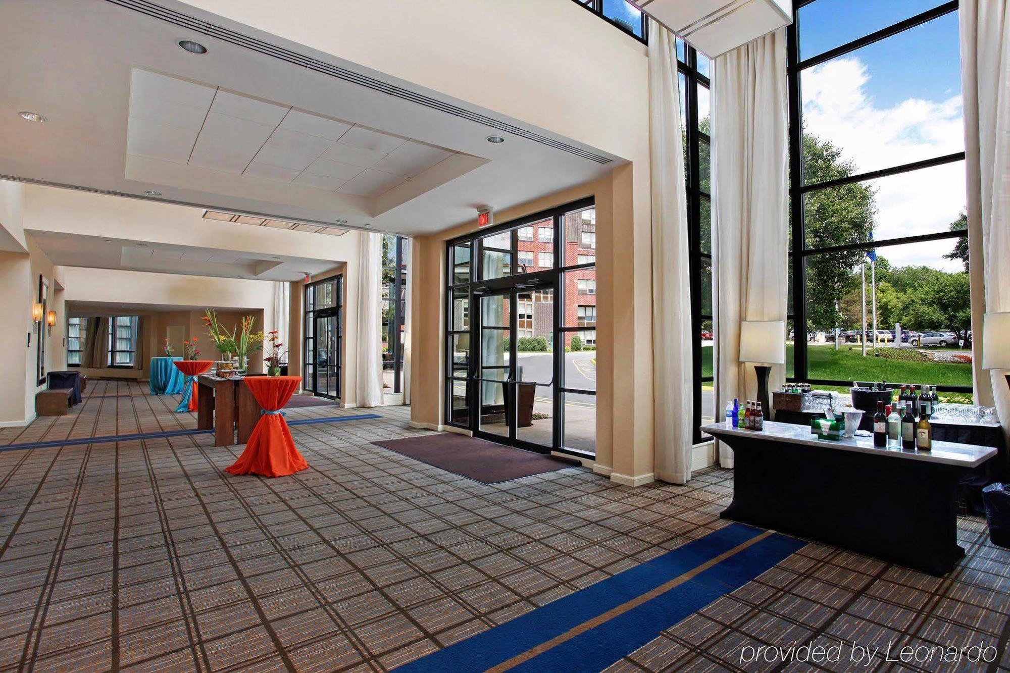 The Saratoga Hilton Hotel Саратога Спрингс Ресторант снимка