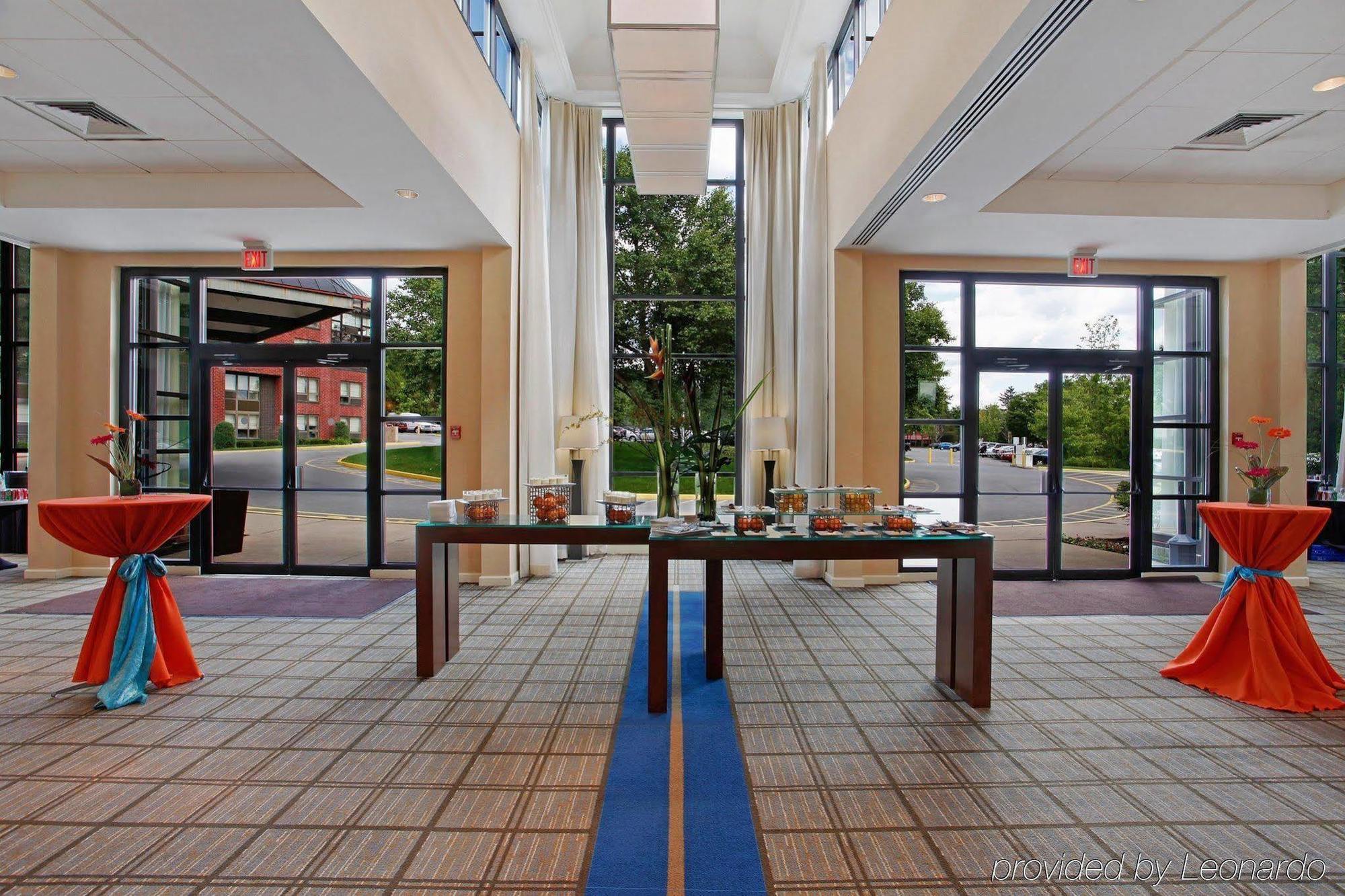 The Saratoga Hilton Hotel Саратога Спрингс Ресторант снимка